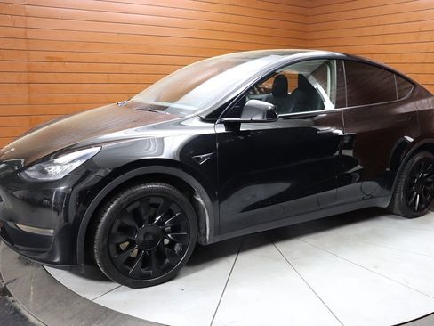 Used 2023 Tesla Model Y Long Range image 6