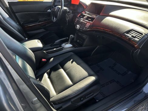 Used 2010 Honda Crosstour EX-L image 16