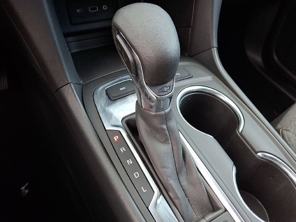 Used 2023 Chevrolet Equinox LT AWD/4WD image 16