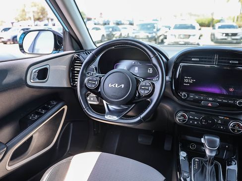 Used 2023 Kia Soul GT-Line FWD image 5
