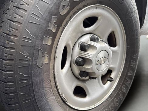 Used 2018 Chevrolet Express 2500 image 7