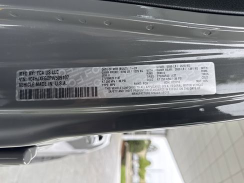 Used 2023 Jeep Wrangler Unlimited Sahara image 33