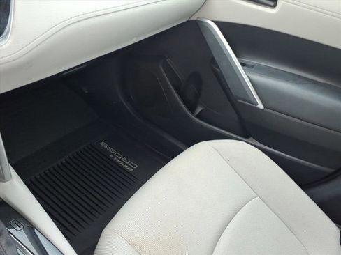 Used 2023 Toyota Corolla Cross LE image 15