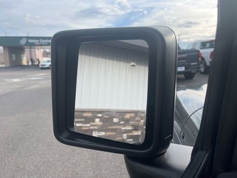 Used 2019 Jeep Wrangler Unlimited Sahara image 29