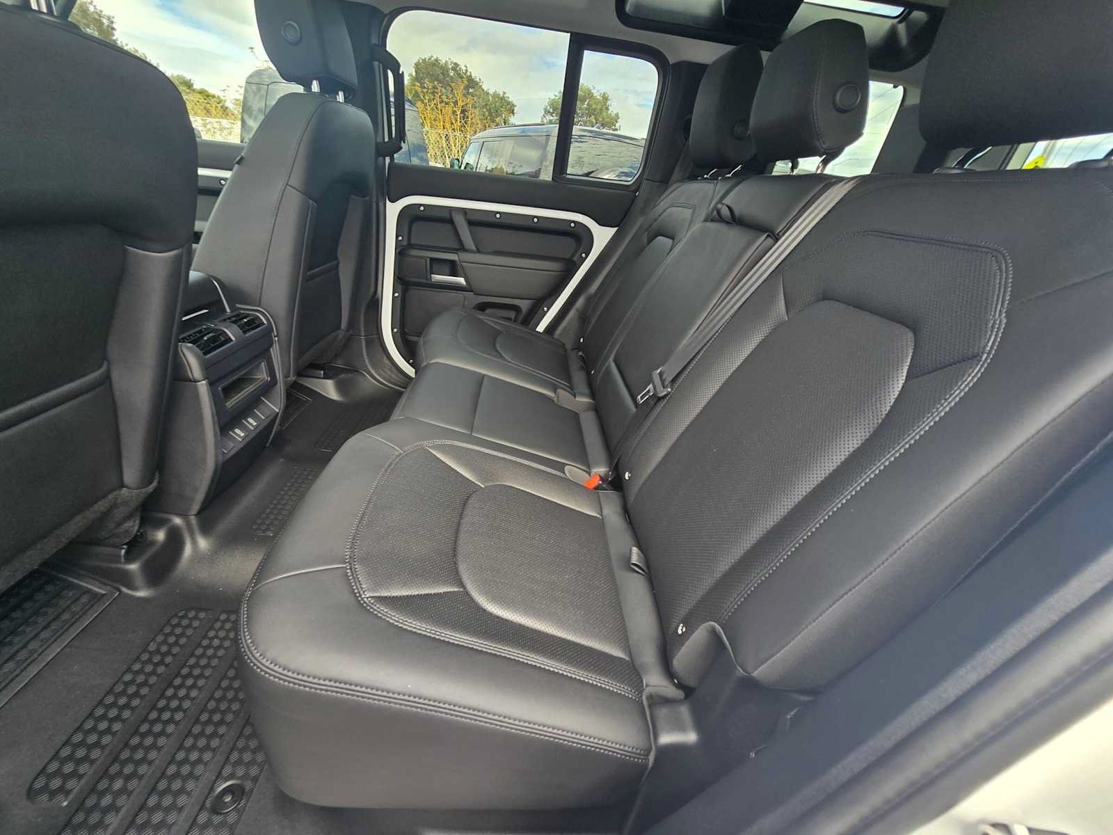 New 2026 Land Rover Defender 110 S AWD/4WD image 16