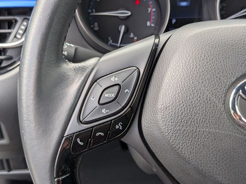 Used 2020 Toyota C-HR XLE FWD image 18