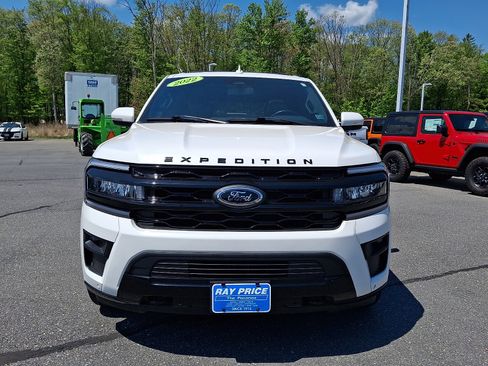 Used 2022 Ford Expedition Limited AWD/4WD image 2