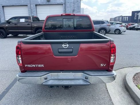 Used 2019 Nissan Frontier SV image 3