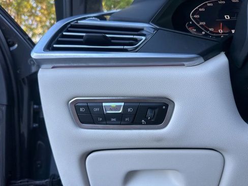 Used 2022 BMW X7 M50i image 26