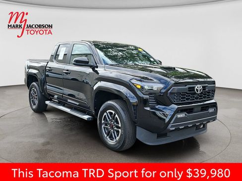Used 2024 Toyota Tacoma TRD Sport w/ TRD Sport Upgrade Package AWD/4WD image 6