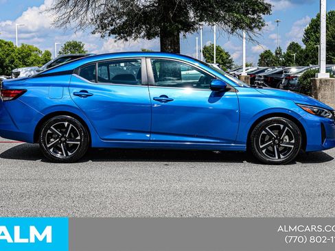 Used 2024 Nissan Sentra SV FWD image 11