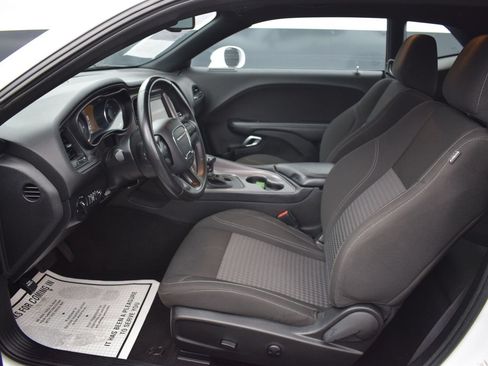 Used 2023 Dodge Challenger SXT RWD image 13