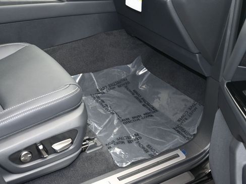 New 2026 Lexus LX 600 4WD w/ Luxury Package image 15