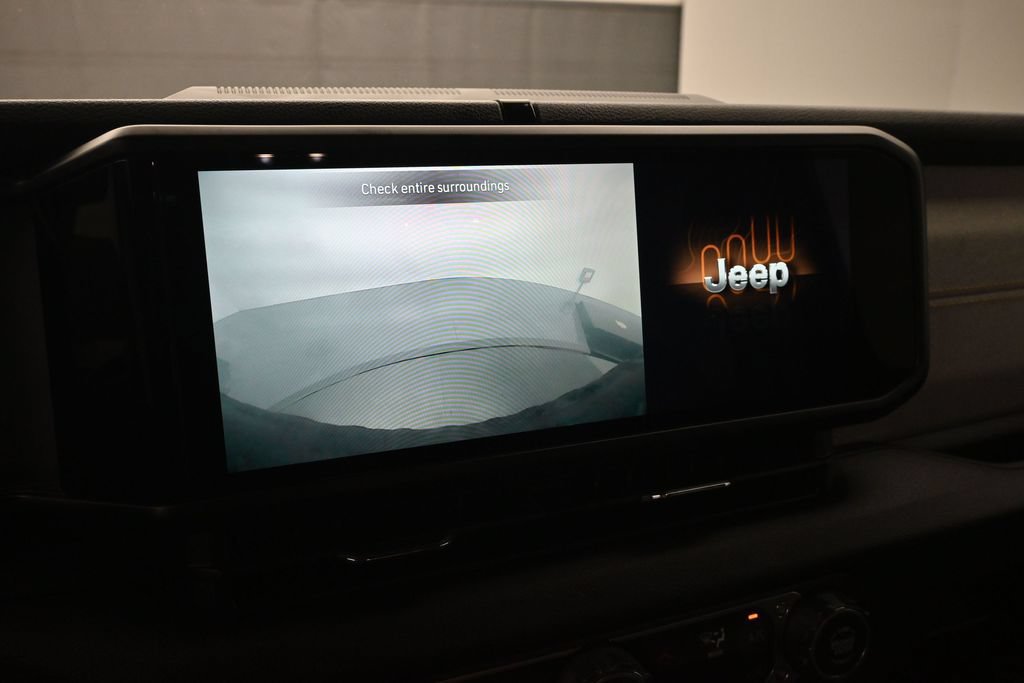 Used 2024 Jeep Wrangler Unlimited AWD/4WD image 15