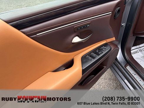 Used 2021 Lexus ES 300h w/ Premium Package FWD image 11