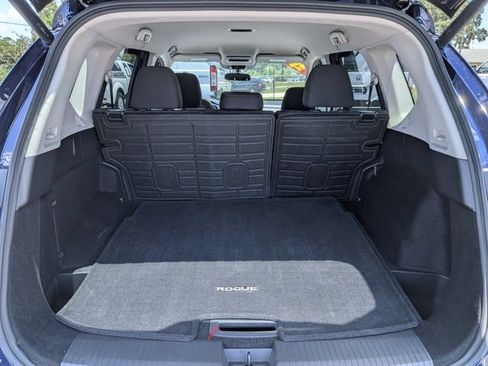 Used 2025 Nissan Rogue SV FWD image 12