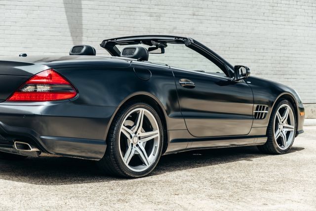 Used 2011 Mercedes-Benz SL 550 image 44