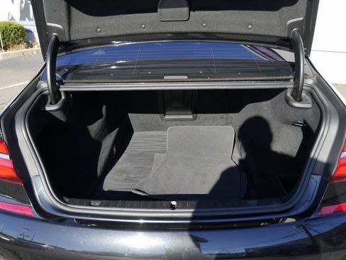 Used 2016 BMW 750i xDrive image 16