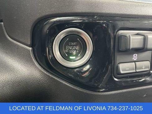 Used 2022 Chevrolet Silverado 1500 LT Trail Boss w/ LT Trail Boss Premium Package AWD/4WD image 17