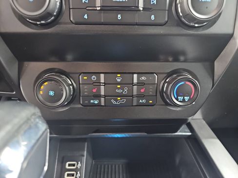 Used 2019 Ford F150 XLT w/ Equipment Group 302A Luxury AWD/4WD image 27