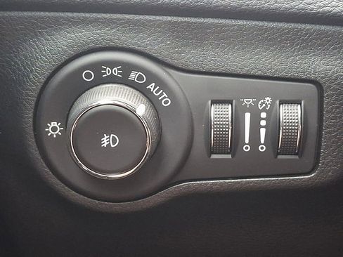 Used 2019 Jeep Compass Limited AWD/4WD image 23