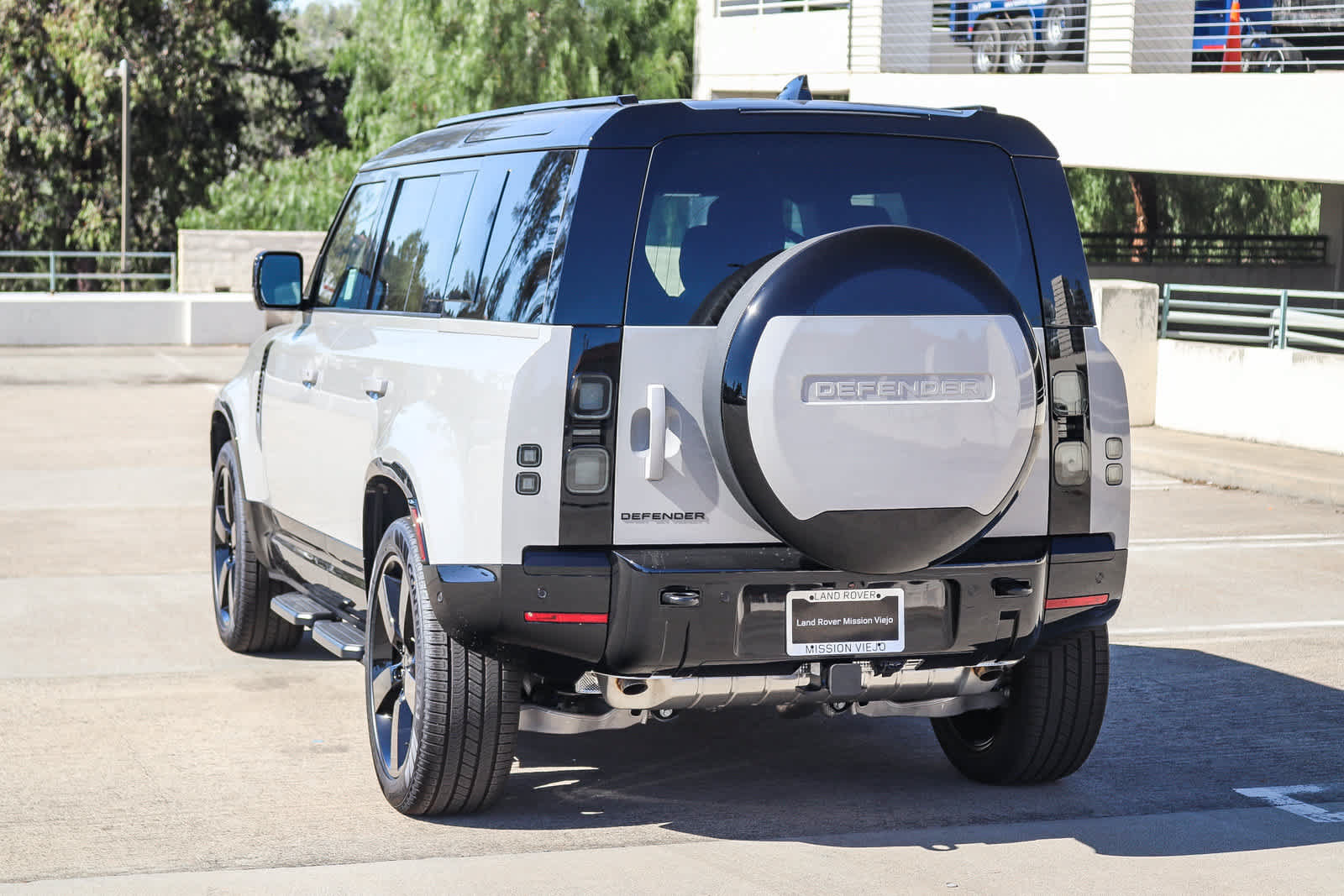 New 2026 Land Rover Defender 110 X-Dynamic SE AWD/4WD image 5