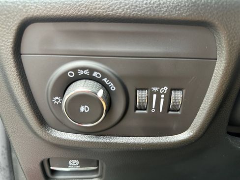 Used 2024 Jeep Grand Cherokee Summit w/ Luxury Tech Group V AWD/4WD image 18