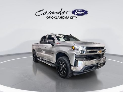 Used 2019 Chevrolet Silverado 1500 LT w/ Texas Edition AWD/4WD image 2