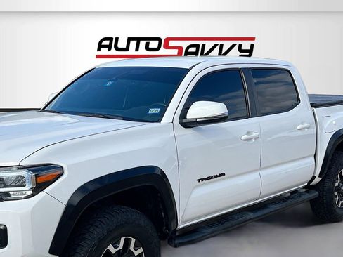 Used 2022 Toyota Tacoma TRD Off-Road w/ Technology Package AWD/4WD image 2