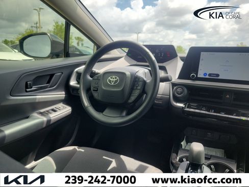 Used 2024 Toyota Prius LE FWD image 15