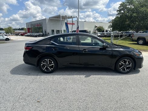Used 2024 Nissan Sentra SV FWD image 4