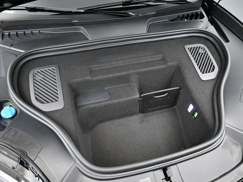 Certified 2025 Porsche Macan 4 Electric AWD/4WD image 33