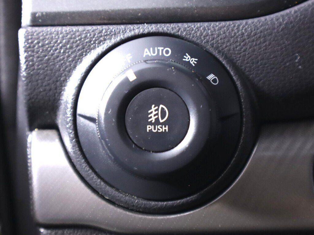 Used 2022 Nissan Titan PRO-4X w/ Pro-4x Convenience Package AWD/4WD image 12