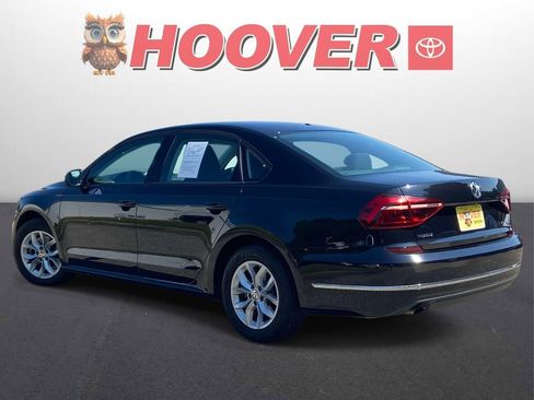 Used 2018 Volkswagen Passat 2.0T S FWD image 9