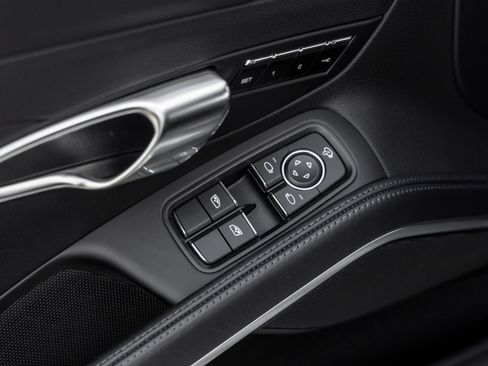 Certified 2024 Porsche 718 Boxster RWD image 23