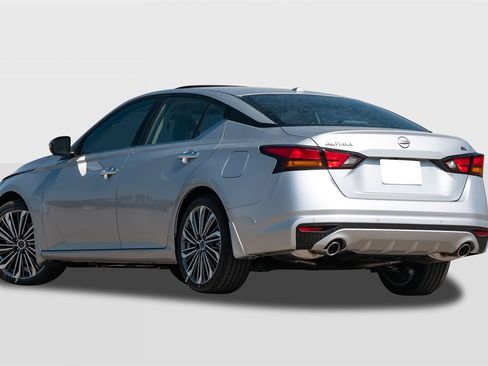 New 2025 Nissan Altima 2.5 SL image 3