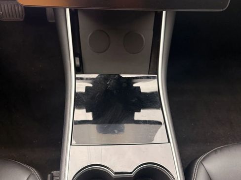 Used 2020 Tesla Model 3 Standard Range Plus RWD image 23