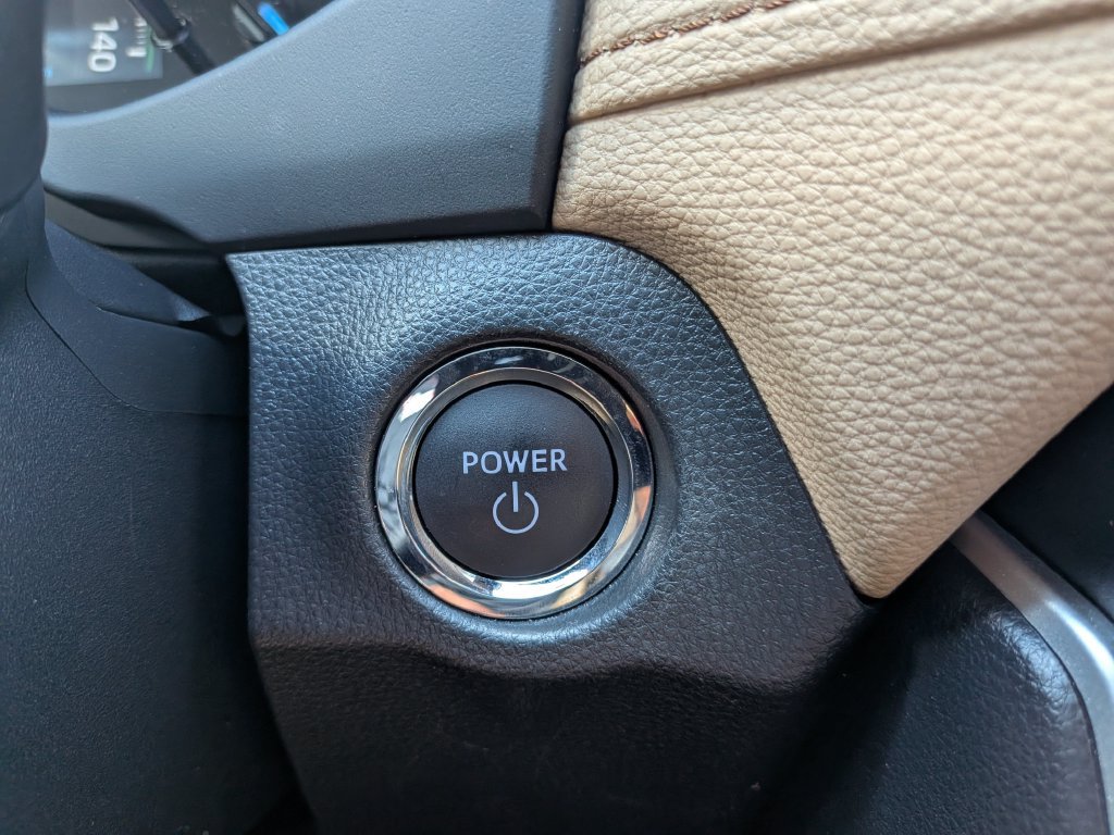 Used 2025 Toyota RAV4 XLE Premium AWD/4WD image 18