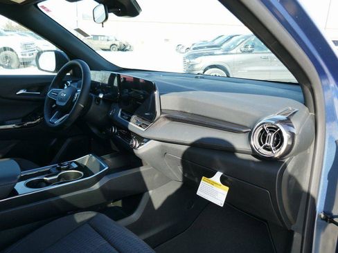 New 2026 Chevrolet Equinox LT image 9