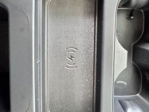 Used 2023 Land Rover Defender 110 S image 55