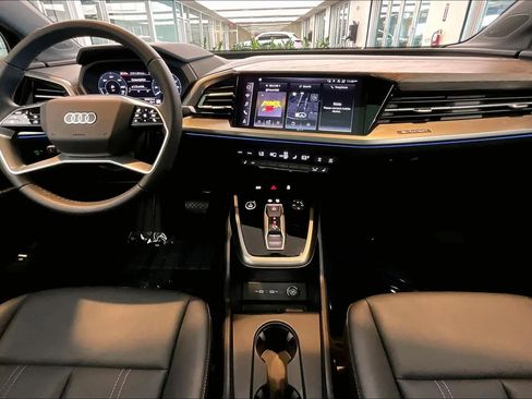 Used 2025 Audi Q4 e-tron Premium Plus w/ Premium Plus image 15