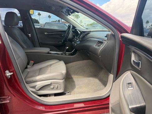 Used 2017 Chevrolet Impala LT w/ Convenience Package image 29