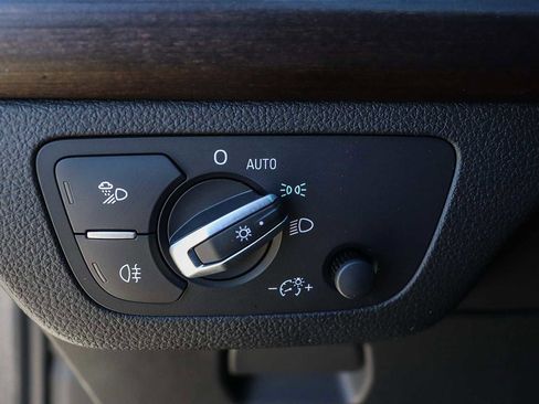 Used 2023 Audi Q5 2.0T Premium w/ Convenience Package image 31