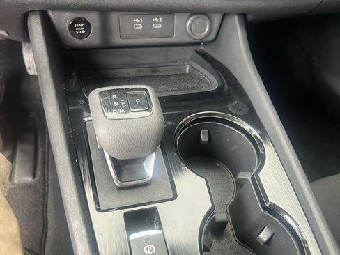 Used 2024 Nissan Rogue S FWD image 22