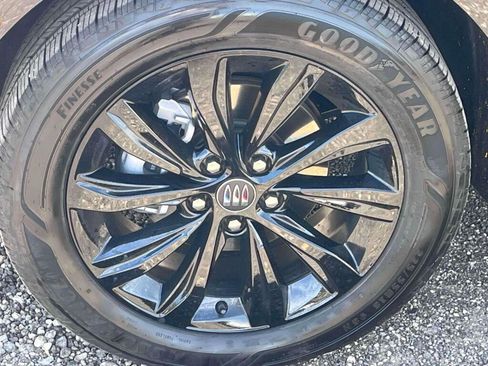 Used 2025 Buick Envista Sport Touring w/ Convenience I Package FWD image 14