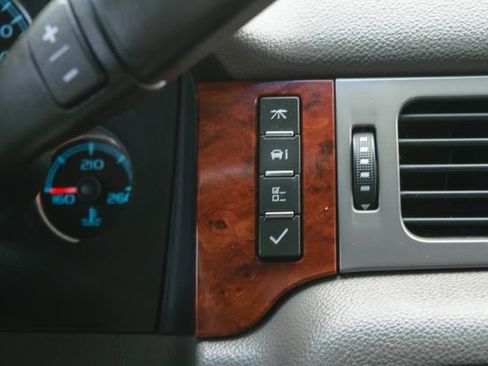 Used 2009 GMC Yukon XL SLT image 29