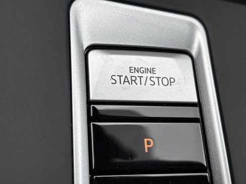 Used 2024 Volkswagen Atlas SE image 29