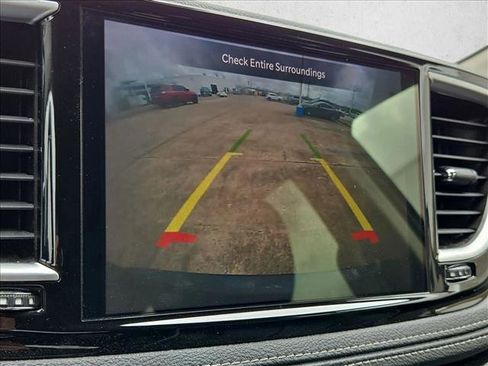 Used 2023 Chrysler Pacifica Limited image 12