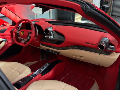 Used 2021 Ferrari F8 Tributo RWD image 19