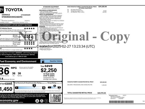 Used 2025 Toyota Sienna LE FWD image 2
